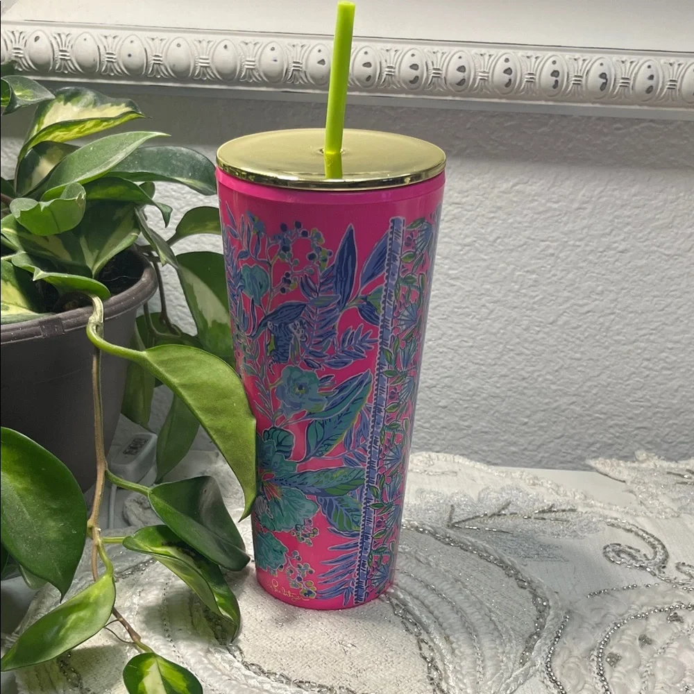 NWOT Lilly Pulitzer Lil Earned Stripes Tumbler